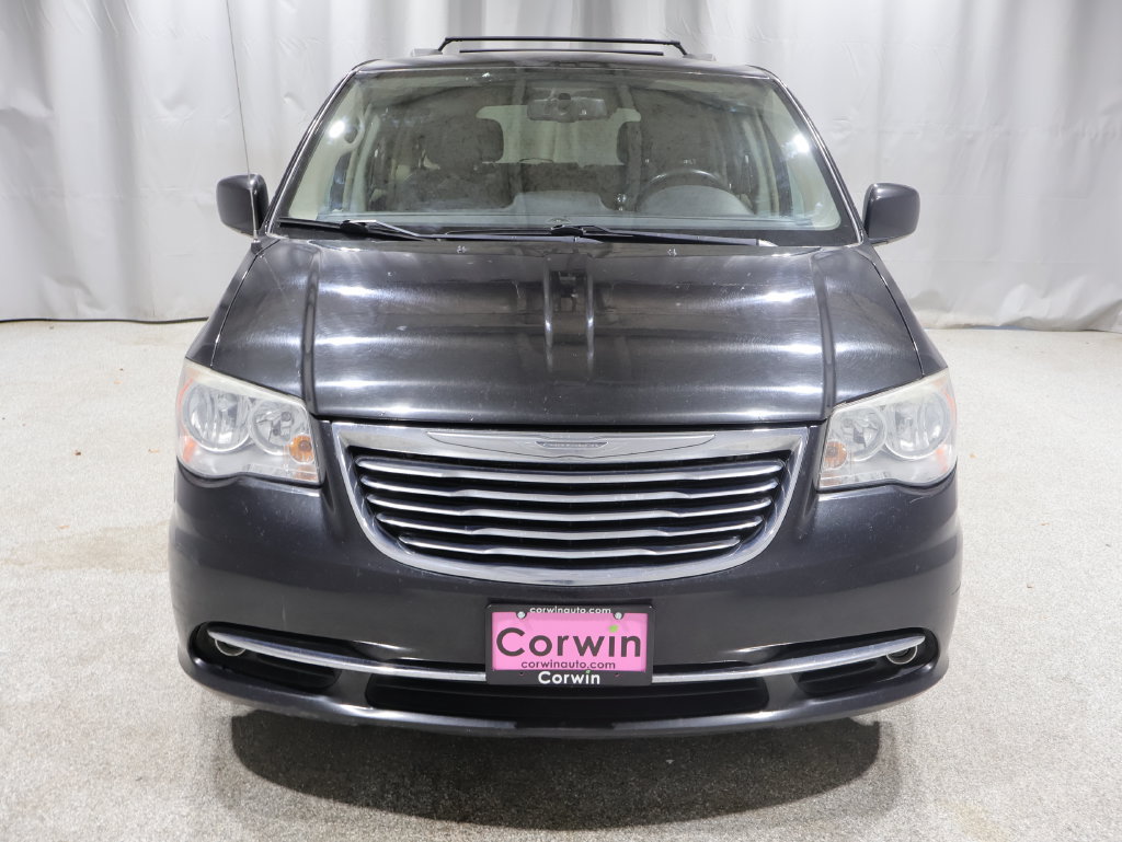 Used 2012 Chrysler Town & Country Touring w/ Entertainment Group #1 FWD image 8