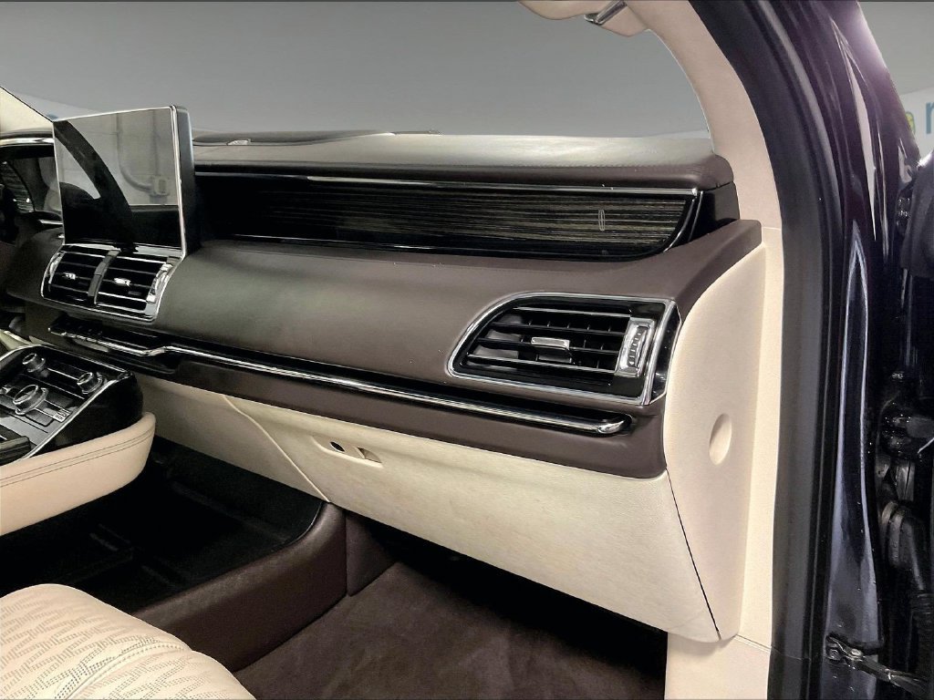 Used 2022 Lincoln Navigator L Black Label AWD/4WD image 13