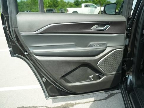 Used 2021 Jeep Grand Cherokee L Laredo AWD/4WD image 16