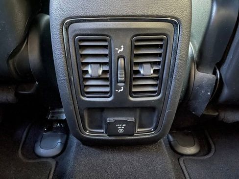 Used 2019 Jeep Grand Cherokee Altitude image 27