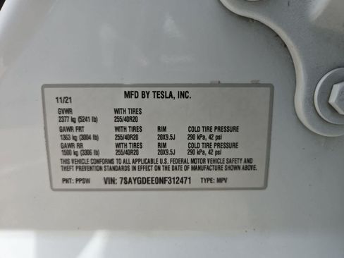 Used 2022 Tesla Model Y Long Range AWD/4WD image 32