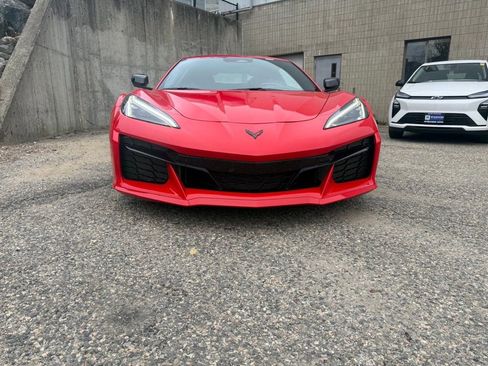 Used 2025 Chevrolet Corvette Z06 RWD image 12