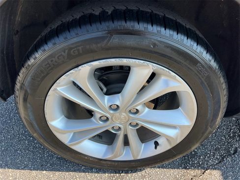 Used 2023 Buick Encore GX Preferred w/ Cold Weather Comfort Package image 17