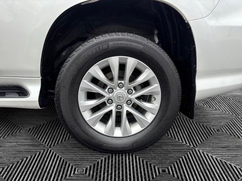 Used 2023 Lexus GX 460 Premium image 32