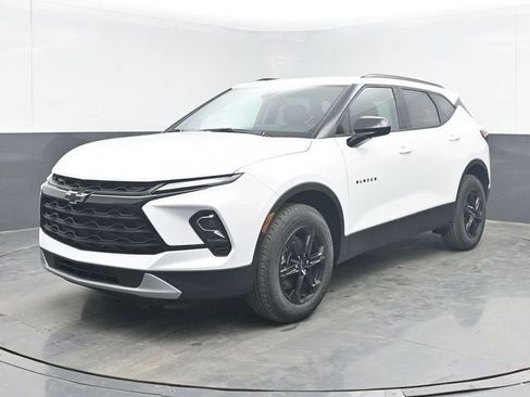 New 2026 Chevrolet Blazer LT w/ Convenience Package AWD/4WD image 10