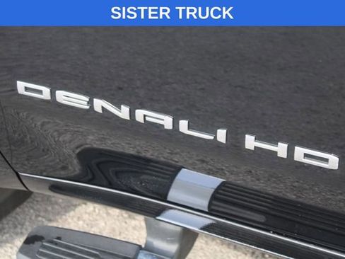 Used 2023 GMC Sierra 3500 Denali w/ Denali Ultimate Package image 15