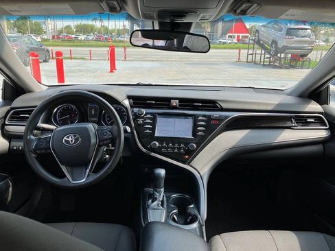Used 2019 Toyota Camry LE FWD image 20
