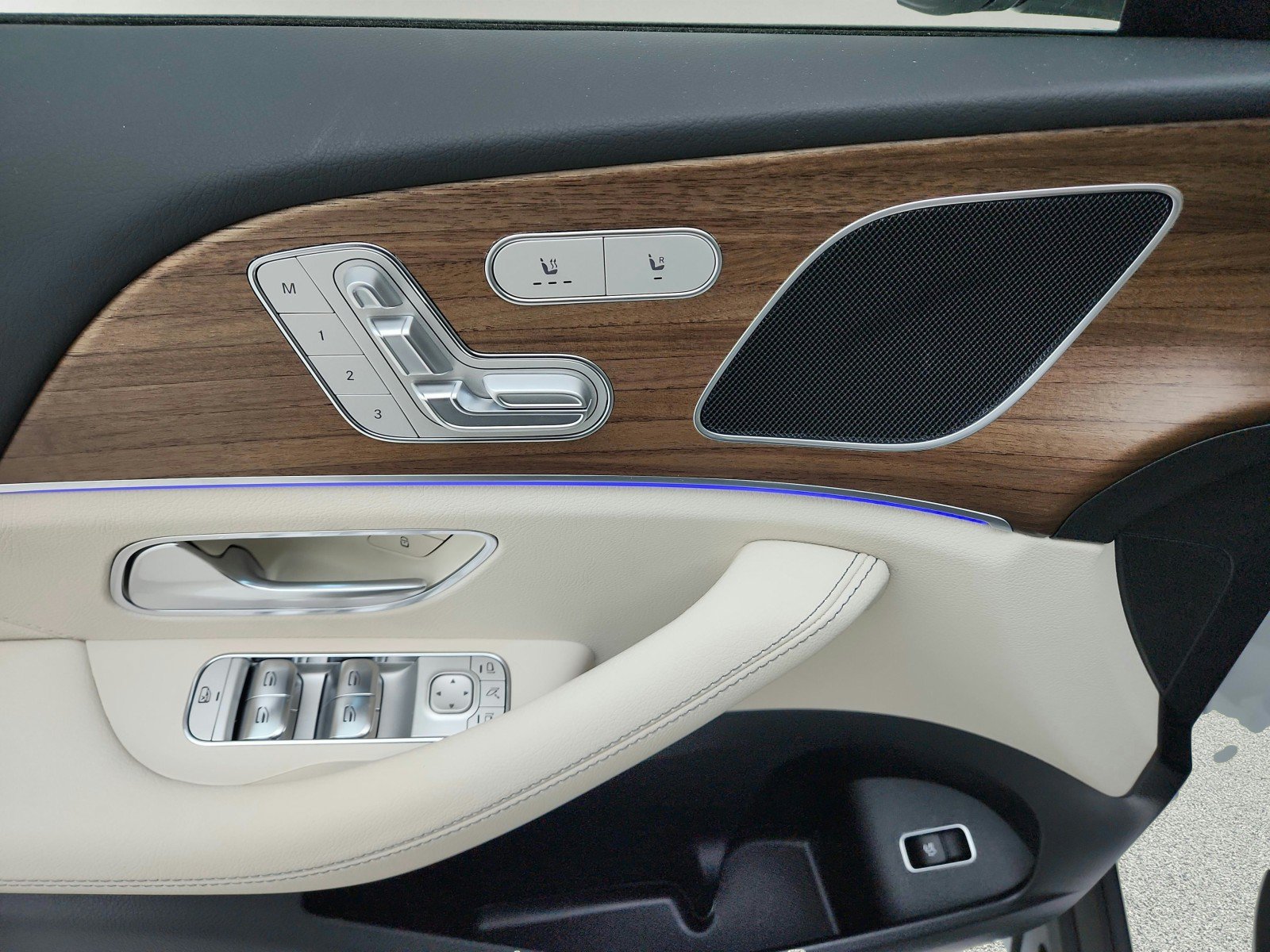 Certified 2025 Mercedes-Benz GLE 350 4MATIC image 26