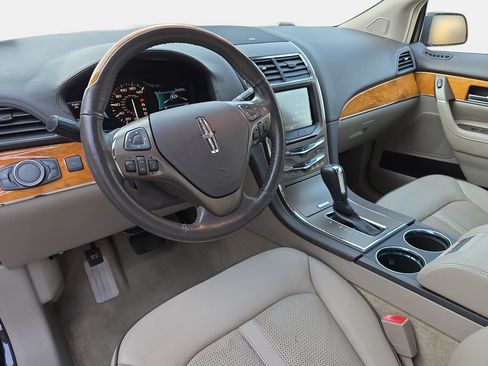 Used 2014 Lincoln MKX AWD w/ Equipment Group 102A image 17