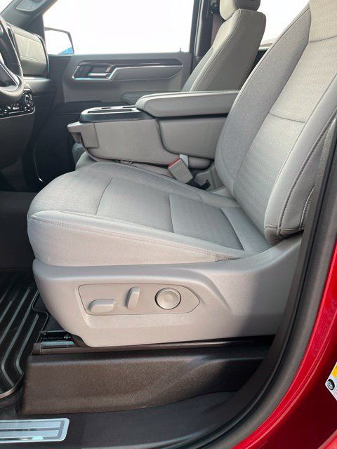 Used 2023 Chevrolet Silverado 1500 LT AWD/4WD image 13