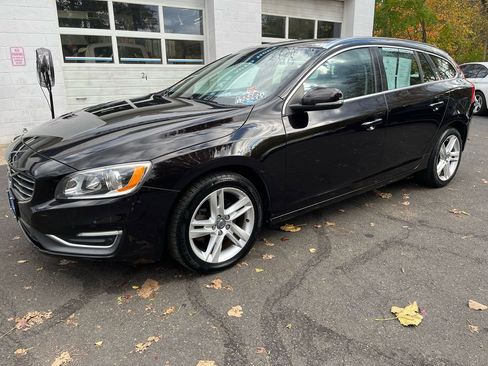 Used 2015 Volvo V60 T5 Platinum image 3