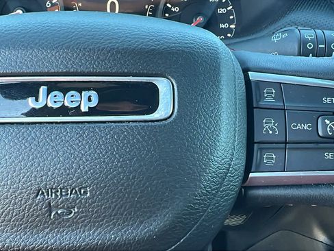 Used 2023 Jeep Compass Trailhawk image 20