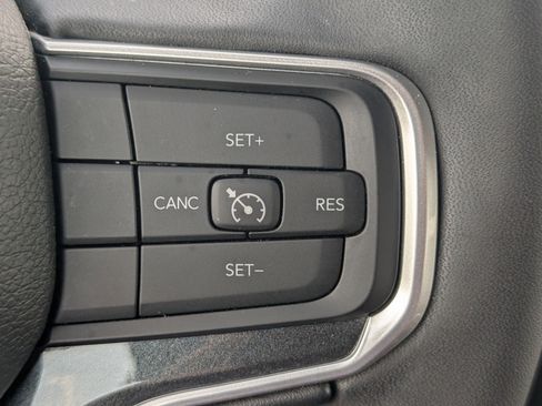 Used 2024 Jeep Wagoneer L 4WD w/ Premium Group I image 18