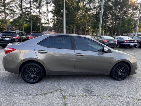 Used 2019 Toyota Corolla LE FWD image 6