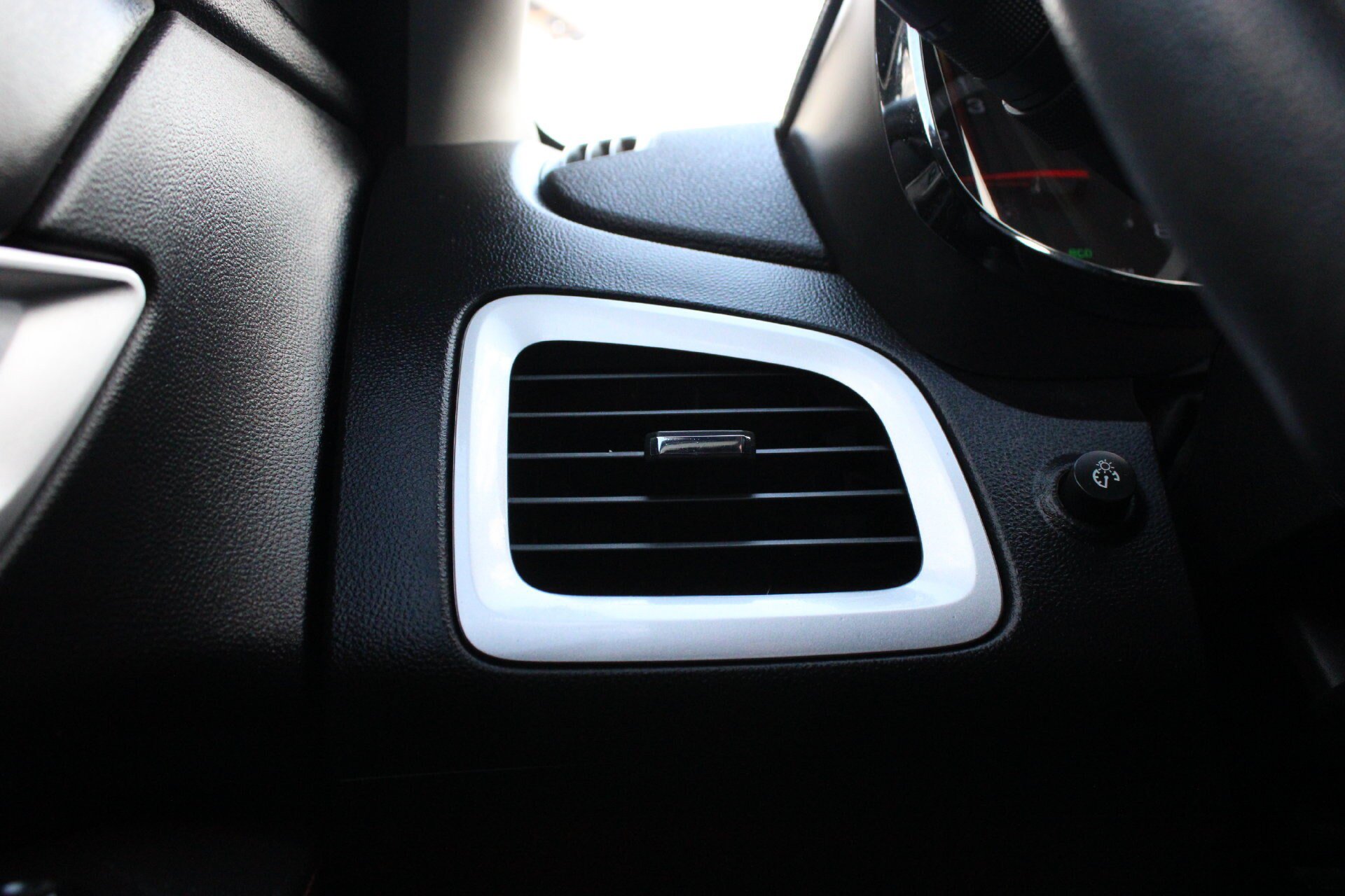 Used 2015 GMC Terrain SLE FWD image 25