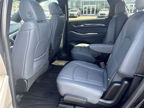 Used 2024 Buick Enclave Essence w/ Experience Buick Package AWD/4WD image 24