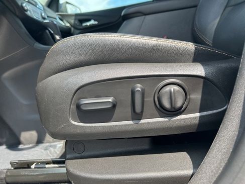 Used 2021 Chevrolet Equinox Premier image 17