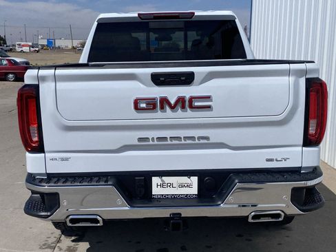 New 2026 GMC Sierra 1500 SLT image 6