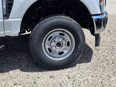 New 2026 Ford F350 XL w/ XL Chrome Package AWD/4WD image 11