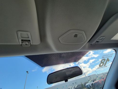 Used 2018 Ford Focus SE w/ Cold Weather Package image 24