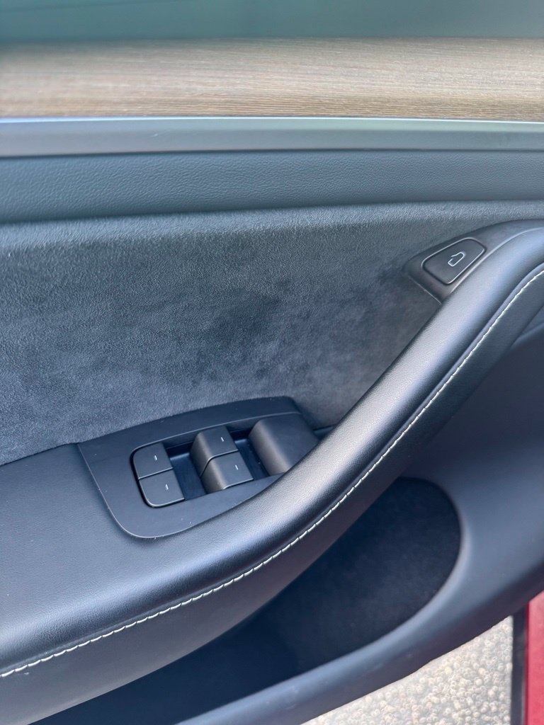 Used 2024 Tesla Model Y Long Range AWD/4WD image 13
