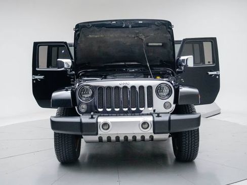 Used 2023 Jeep Wrangler Unlimited Sahara w/ LED Lighting Group AWD/4WD image 14