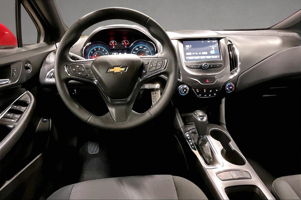 Used 2017 Chevrolet Cruze LT w/ RS Package FWD image 9