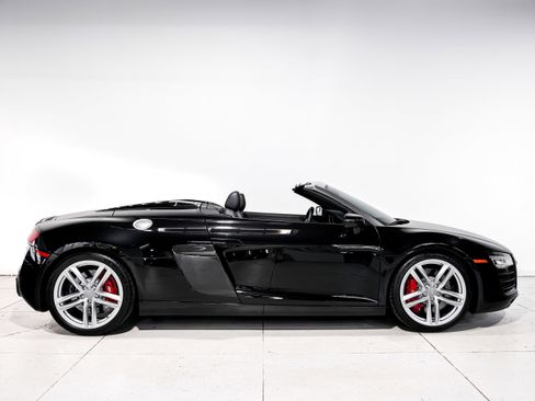 Used 2014 Audi R8 V8 w/ Full Leather Package image 2
