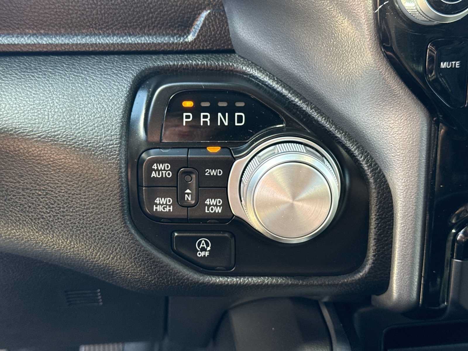 Used 2024 RAM 1500 Laramie AWD/4WD image 31