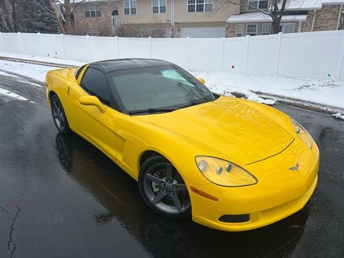 Used 2006 Chevrolet Corvette Coupe w/ Preferred Equipment Group image 1