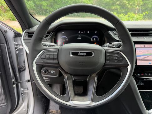 New 2026 Jeep Grand Cherokee Altitude AWD/4WD image 11