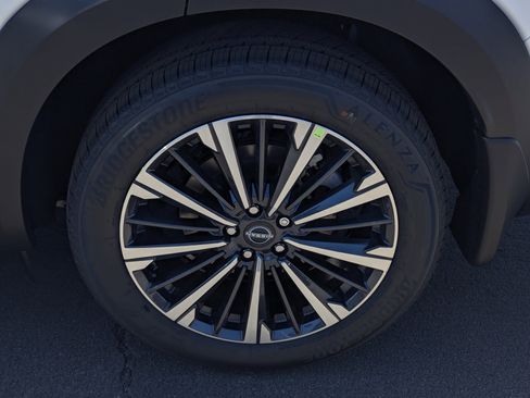 New 2026 Nissan Pathfinder Platinum image 7