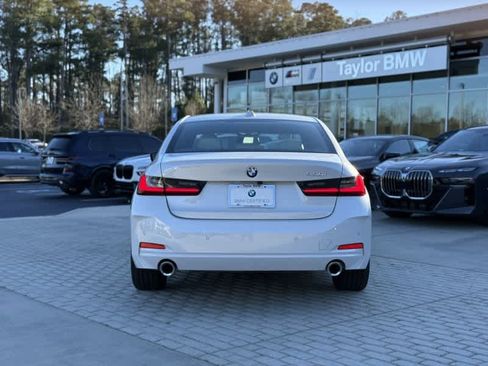 Certified 2025 BMW 330i Sedan w/ Premium Package image 5