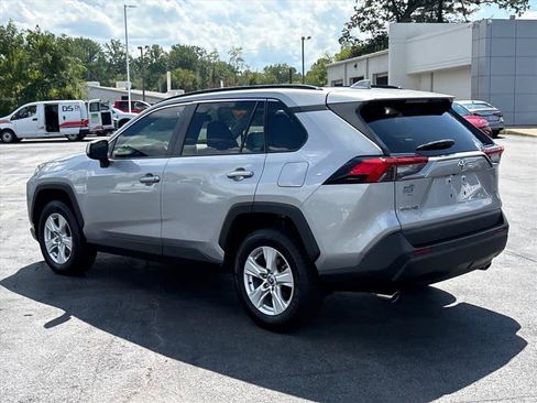 Used 2021 Toyota RAV4 XLE w/ Convenience Package FWD image 27