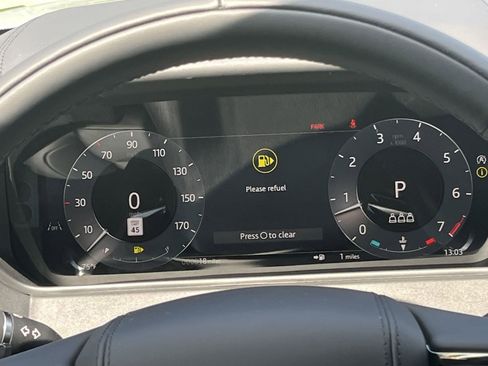 New 2026 Land Rover Range Rover Velar Dynamic SE image 18