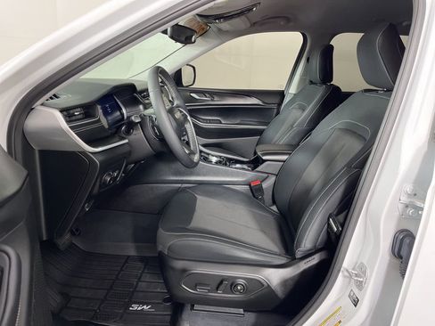 Used 2023 Jeep Grand Cherokee L Laredo w/ Luxury Tech Group I image 24