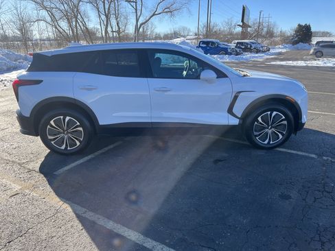 Used 2025 Chevrolet Blazer EV LT image 7