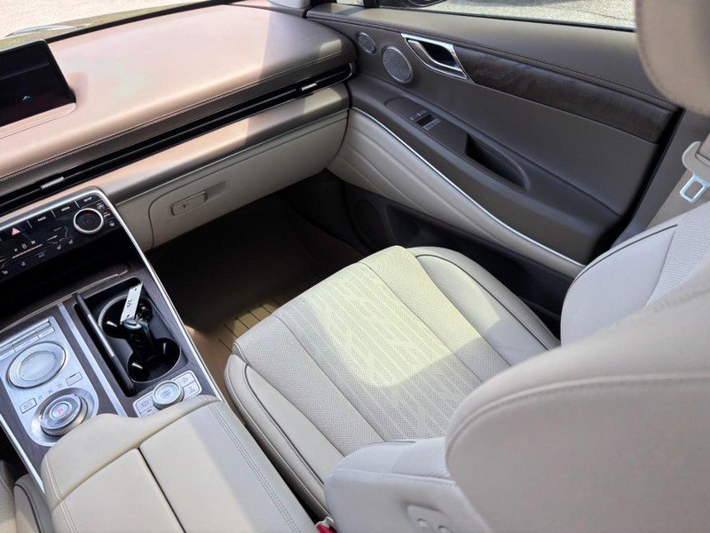 Used 2022 Genesis GV80 2.5T w/ Prestige Package 04 AWD/4WD image 14