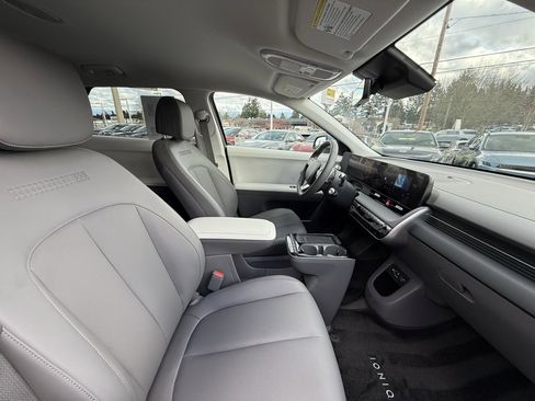 Certified 2025 Hyundai Ioniq 5 SEL image 18