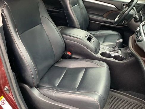 Used 2017 Toyota Highlander XLE AWD/4WD image 22
