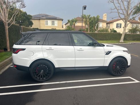 Used 2018 Land Rover Range Rover Sport SE image 9