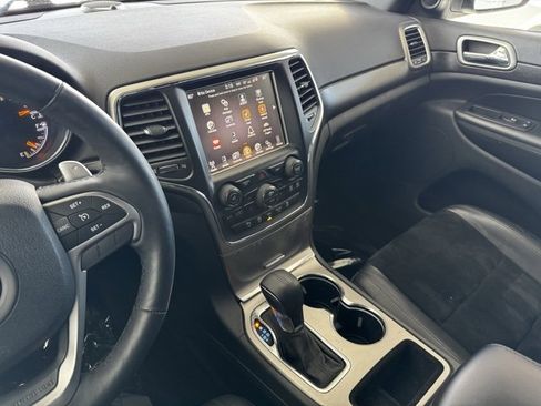 Used 2017 Jeep Grand Cherokee Altitude image 17