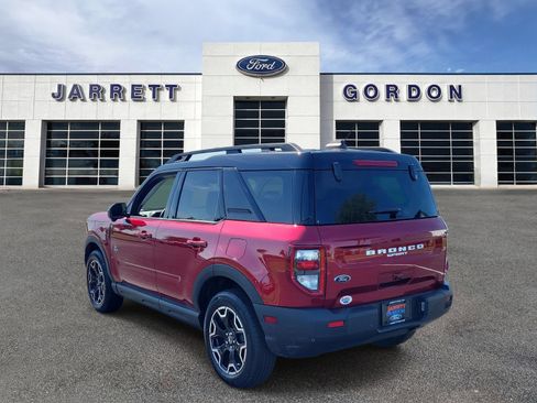 Certified 2025 Ford Bronco Sport Outer Banks w/ Outer Banks Tech Package+ AWD/4WD image 3