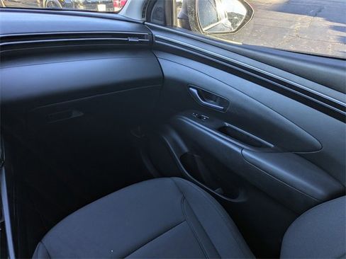 Used 2022 Hyundai Tucson SE image 17