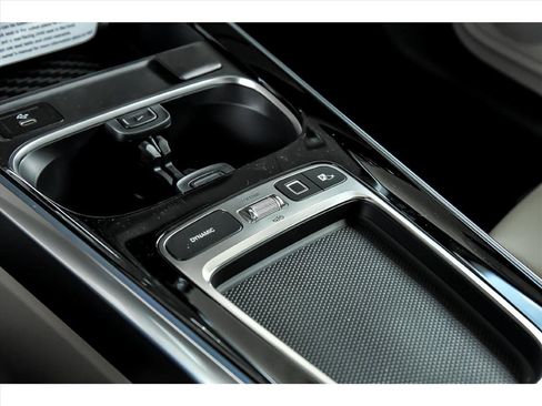 Certified 2025 Mercedes-Benz GLB 250 4MATIC image 23