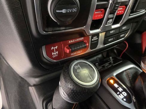Used 2021 Jeep Gladiator Mojave AWD/4WD image 29