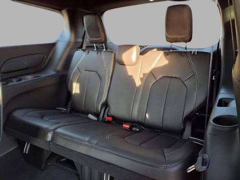 New 2026 Chrysler Pacifica Select image 23