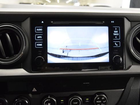 Used 2019 Toyota Tacoma TRD Sport w/ Technology Package AWD/4WD image 27