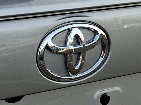 Certified 2021 Toyota RAV4 XLE image 28