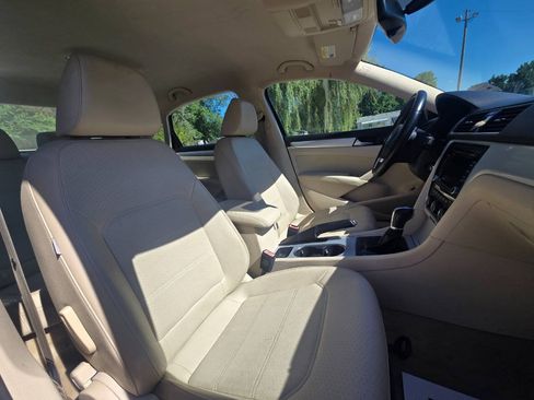 Used 2013 Volkswagen Passat 2.5 SE FWD image 26